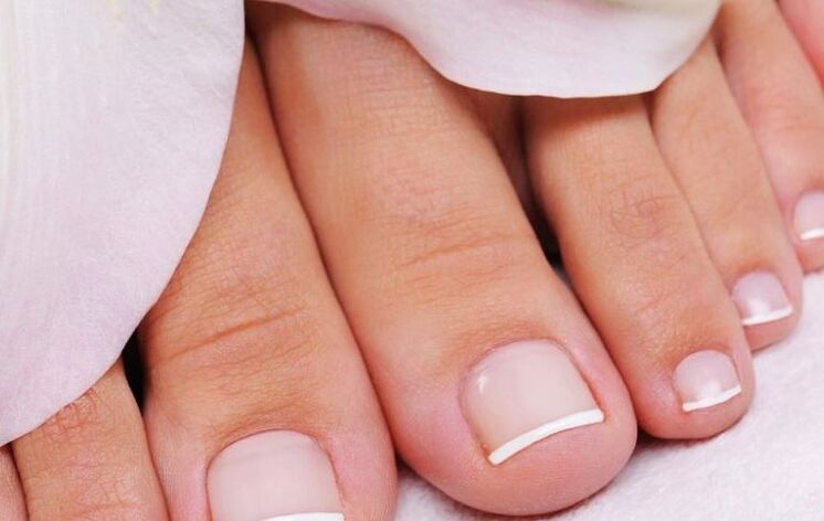 signs and symptoms of nail mycosis